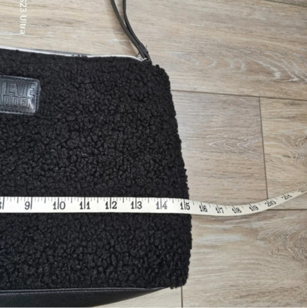 Black Sherpa Laptop Bag